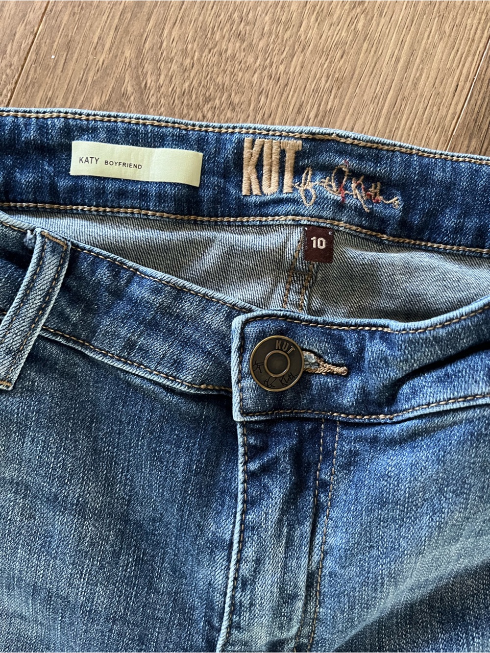 Kut from the Kloth Katy Boyfriend Straight Jeans Size 10 - Picture 3 of 9